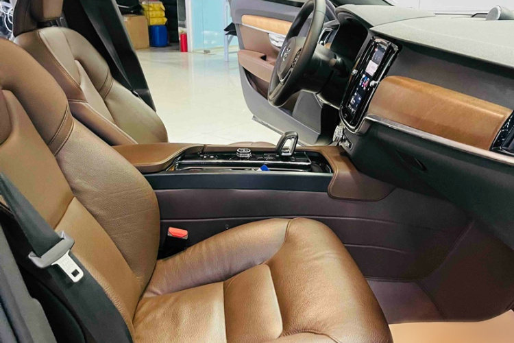 沃尔沃S90 2024款 B5 智逸豪华版中控内饰7002