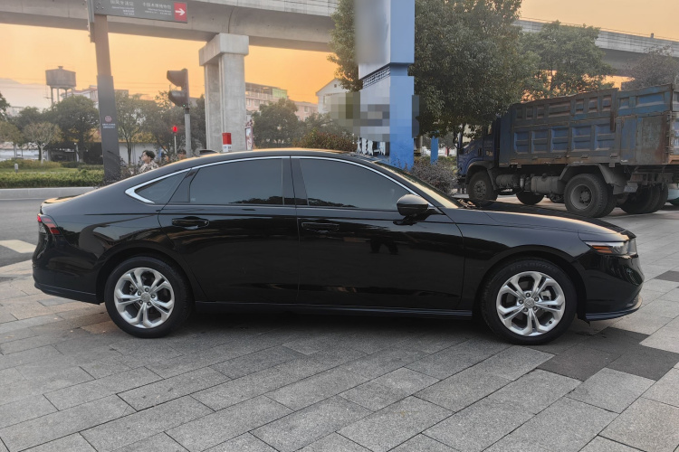 本田 雅阁 2024款 260TURBO 豪华版车身外观6009