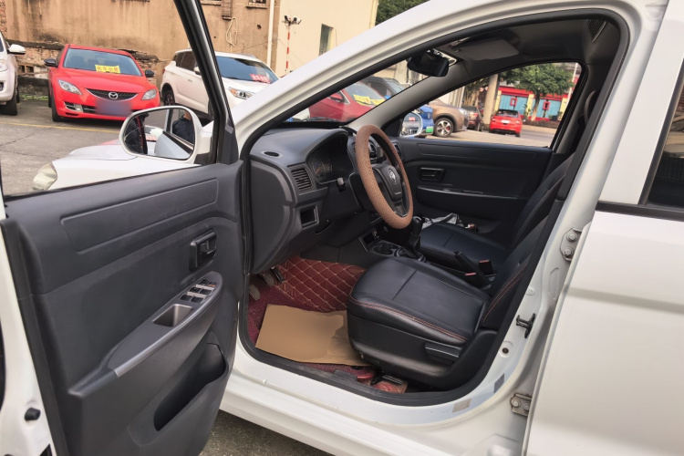 东风风光 风光330 2014款 1.5L手动标准型DK15-02中控内饰20