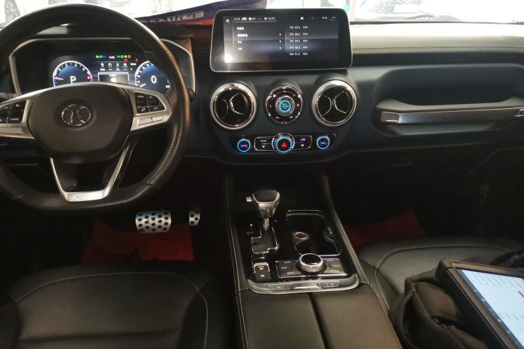 北京BJ40 2018款 PLUS 2.3T 自动四驱旗舰版 国V中控内饰12