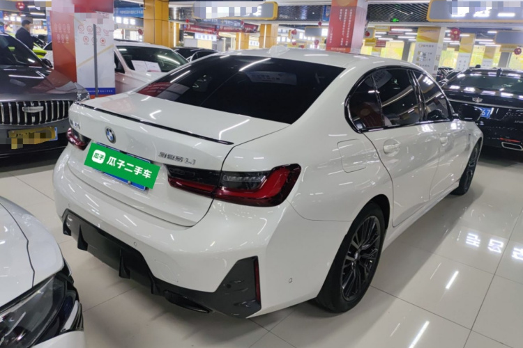 宝马3系 2023款 325Li M运动曜夜套装车身外观7