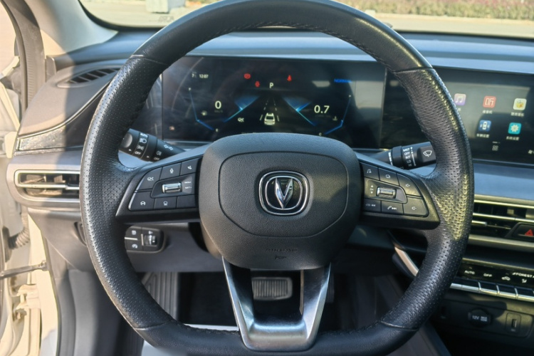 长安 逸动 2021款 PLUS 蓝鲸NE 1.4T GDI DCT旗舰型中控内饰7005