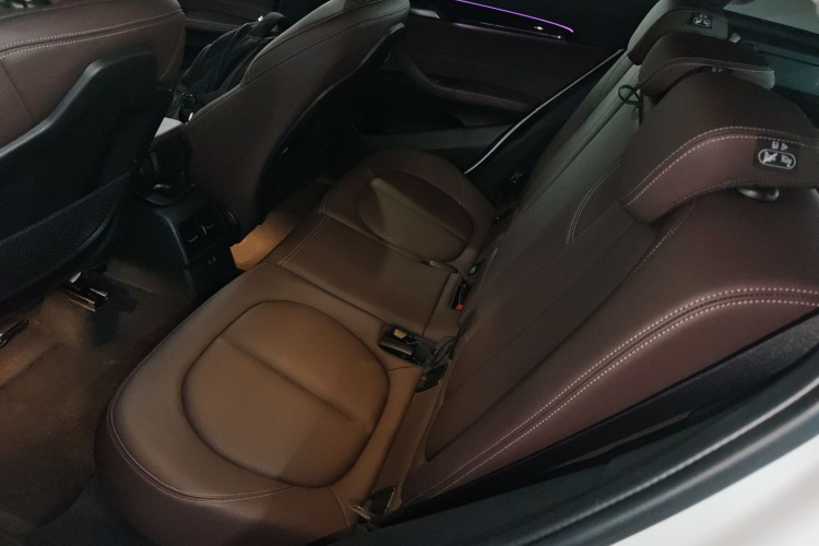 宝马X2 2021款 sDrive25i 领先型M运动套装中控内饰21