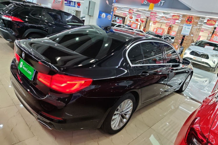 宝马5系 2019款 改款 530Li 尊享型 豪华套装车身外观7