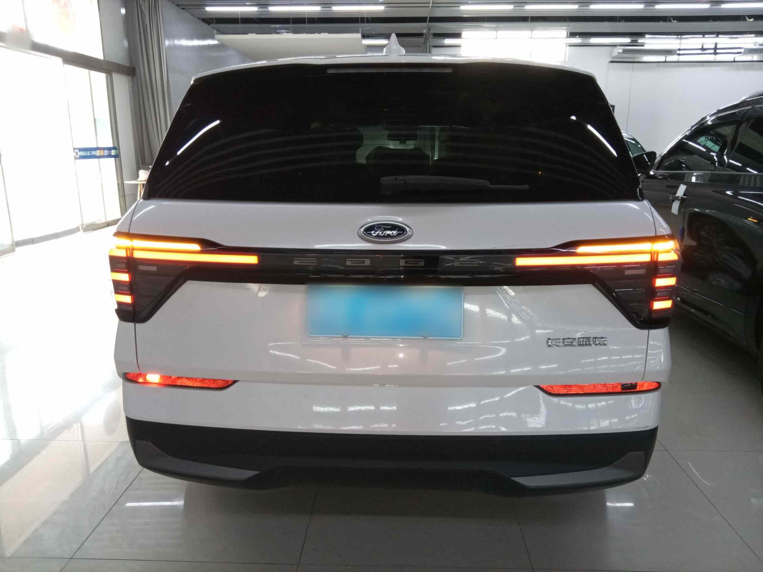 福特 2023款 锐界L 2.0T EcoBoost 两驱五座时尚型(3)