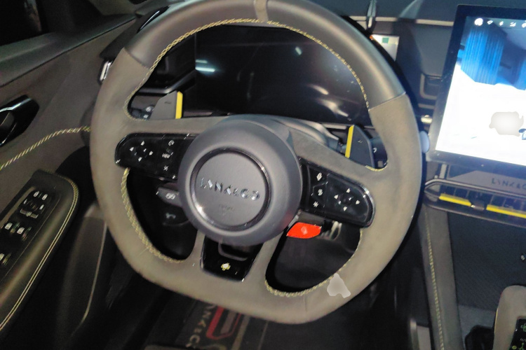 领克03 2025款 03+ 2.0TD 自动性能套装中控内饰13