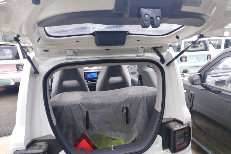 吉利银河 熊猫 2025款 210km 元气熊机舱底盘23