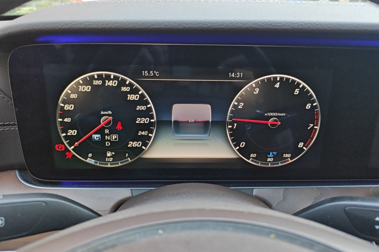 奔驰E级 2017款 E 300 L 豪华型局部细节14