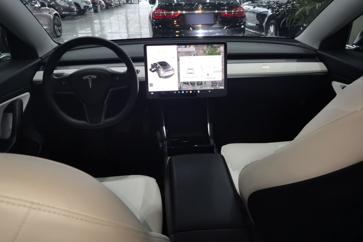 特斯拉 Model 3 2020款 标准续航后驱升级版中控内饰12