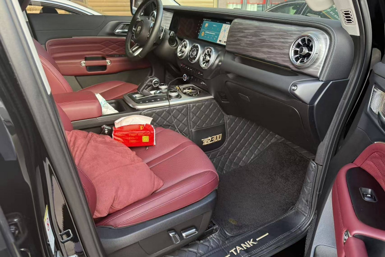 坦克300 2023款 越野版 2.0T 征服者中控内饰7006