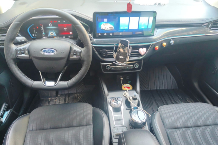 福特 福克斯 2021款 两厢 EcoBoost 180 自动锋潮型中控内饰12