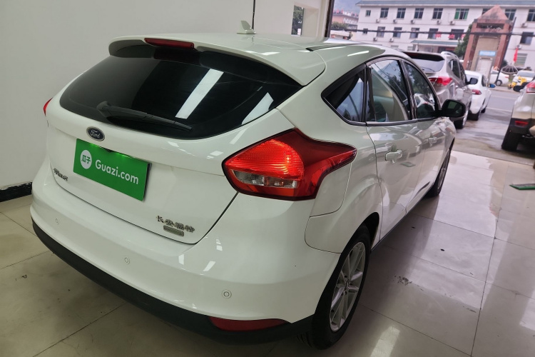 福特 福克斯 2017款 两厢 EcoBoost 125 自动超能风尚型智行版车身外观7