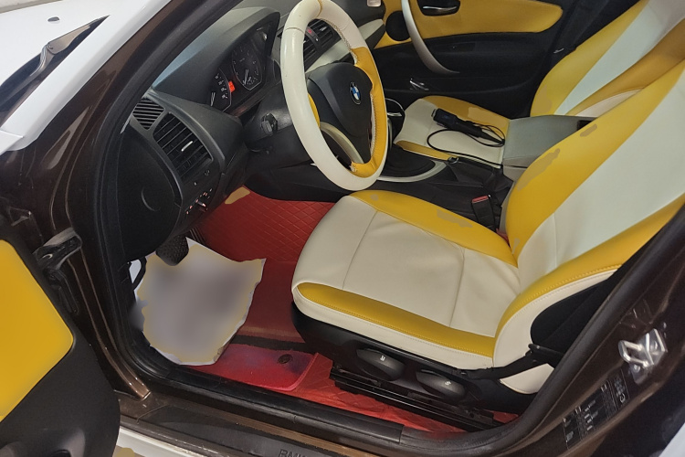 宝马1系(进口) 2008款 120i 自动挡中控内饰19