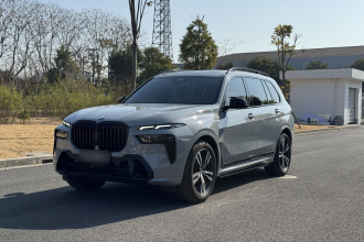 宝马X7 2023款 xDrive40i 尊享型M运动套装