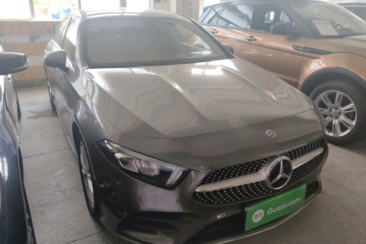 奔驰A级 2020款 改款 A 200 L 运动轿车时尚型车身外观3