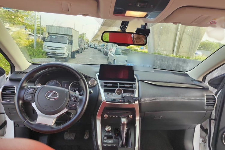 雷克萨斯NX 2020款 200 前驱 锋行版 国VI中控内饰7005