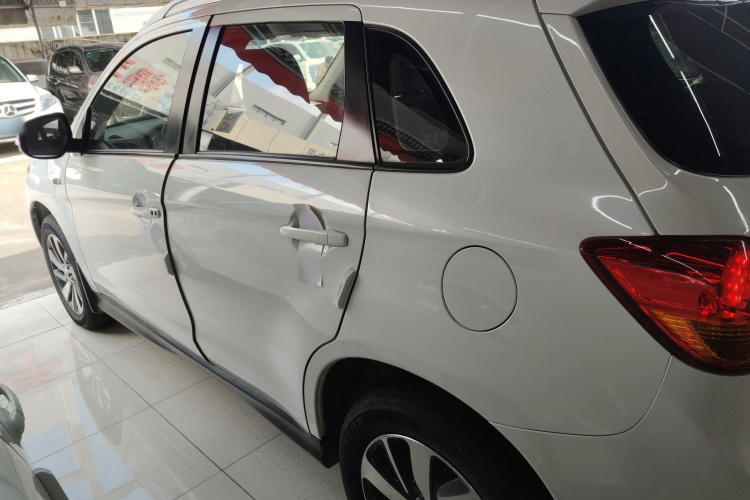 三菱 劲炫ASX 2018款 2.0L CVT两驱尊享版车身外观6003