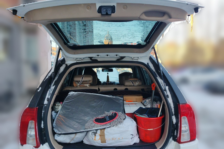 起亚 狮跑 2013款 2.0L 手动两驱版GL中控内饰23