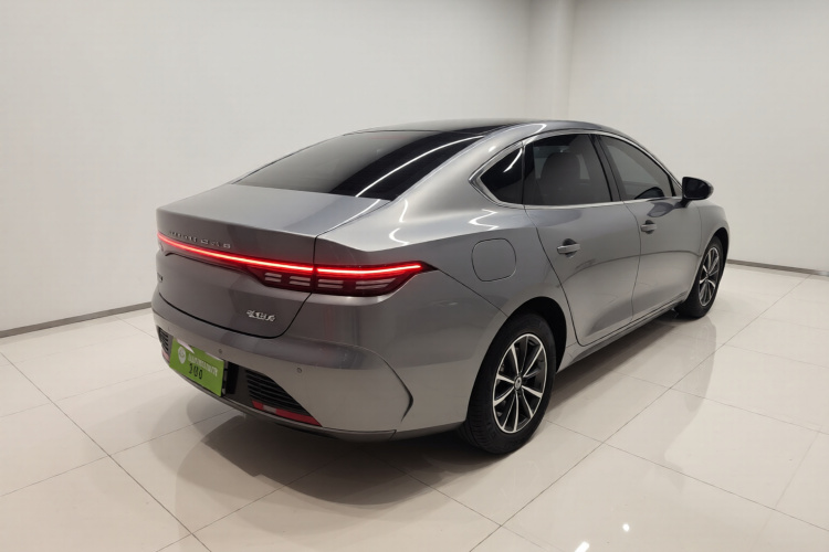 比亚迪 驱逐舰05 2024款 荣耀版 DM-i 55KM 豪华型车身外观7