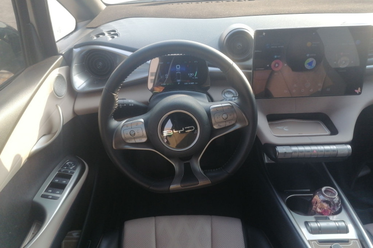 比亚迪 海豚 2023款 420km 时尚版中控内饰13