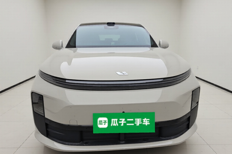 理想汽车 理想L6 2025款 Max 智能焕新版车身外观2