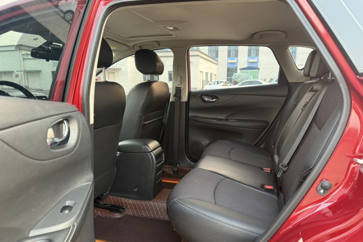 日产 骐达TIIDA 2016款 1.6L CVT智行版中控内饰7003