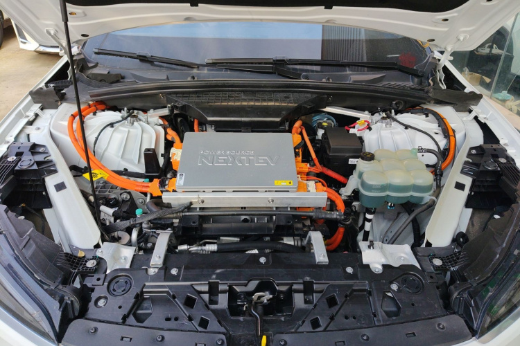 蔚来ES6 2020款 455KM 运动版机舱底盘24