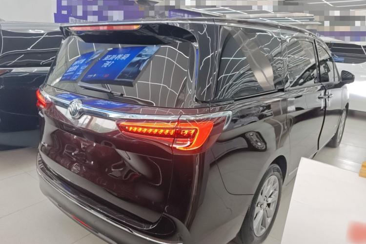 别克GL8 2022款 Avenir艾维亚 六座贤礼版车身外观6005