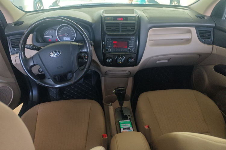 起亚 狮跑 2013款 2.0L 自动两驱版GL中控内饰12