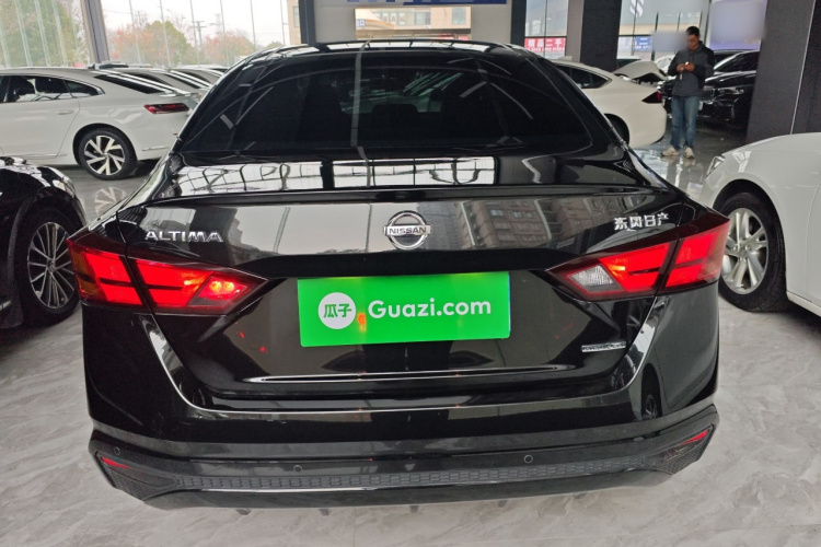 日产 天籁 2021款 2.0L XL 舒适版车身外观6