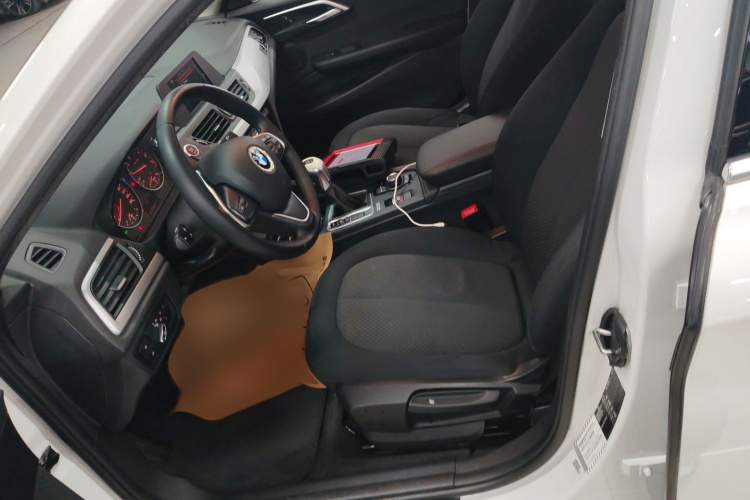 宝马1系 2017款 118i 时尚型局部细节19