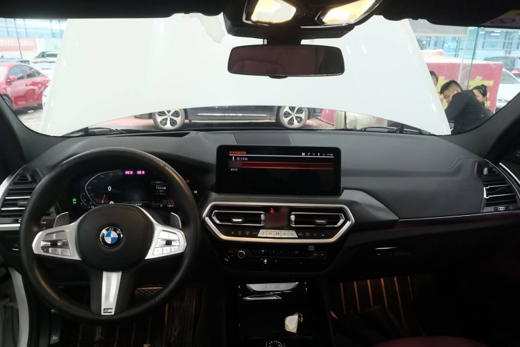 宝马X3 2022款 改款二 xDrive30i 尊享型 M曜夜套装中控内饰7002