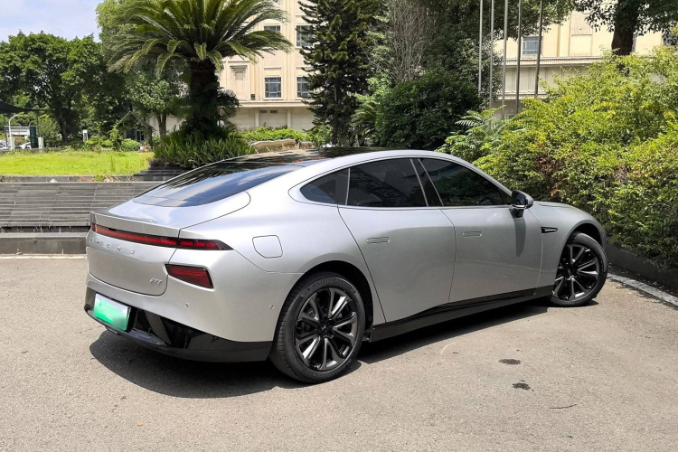 小鹏P7 2021款 480E车身外观6004