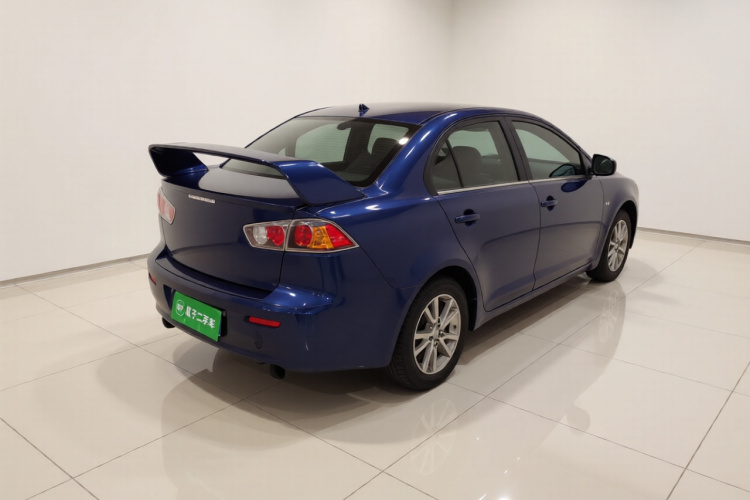 三菱 翼神 2013款 时尚版 1.8L 手动舒适型车身外观7