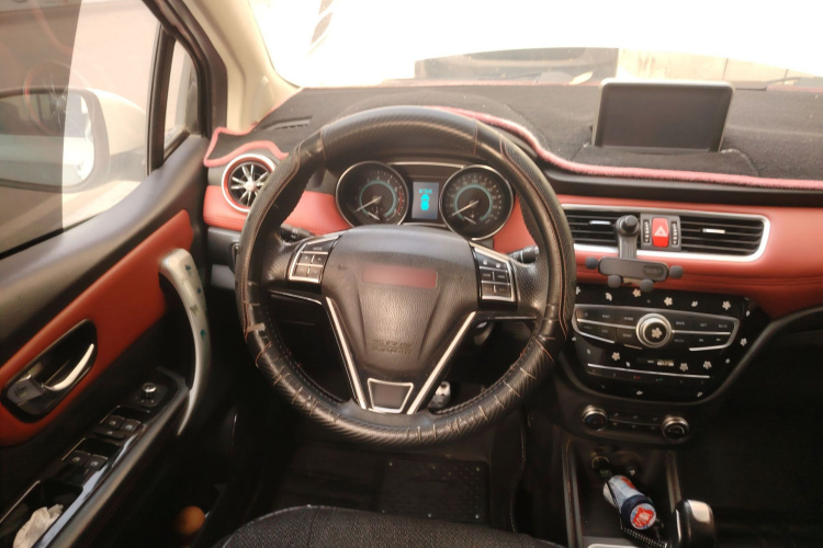 哈弗H1 2015款 1.5L AMT豪华型中控内饰13