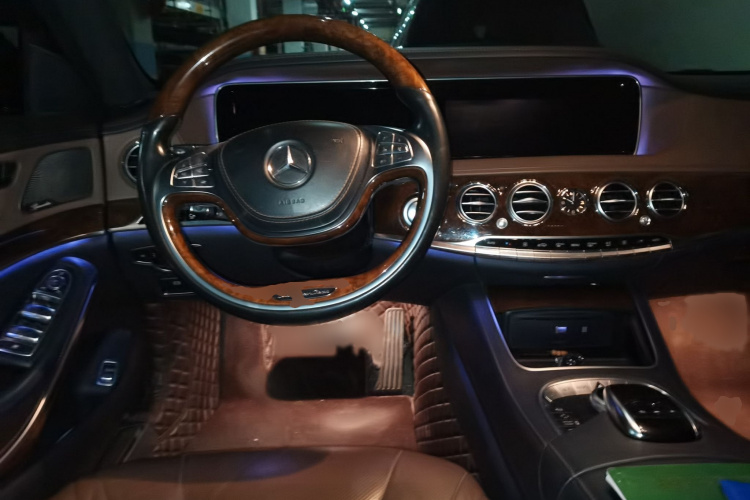 奔驰S级 2016款 S 320 L 豪华型局部细节13