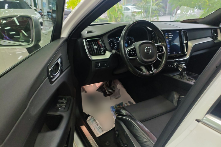 沃尔沃XC60 2018款 T5 四驱智远运动版中控内饰20