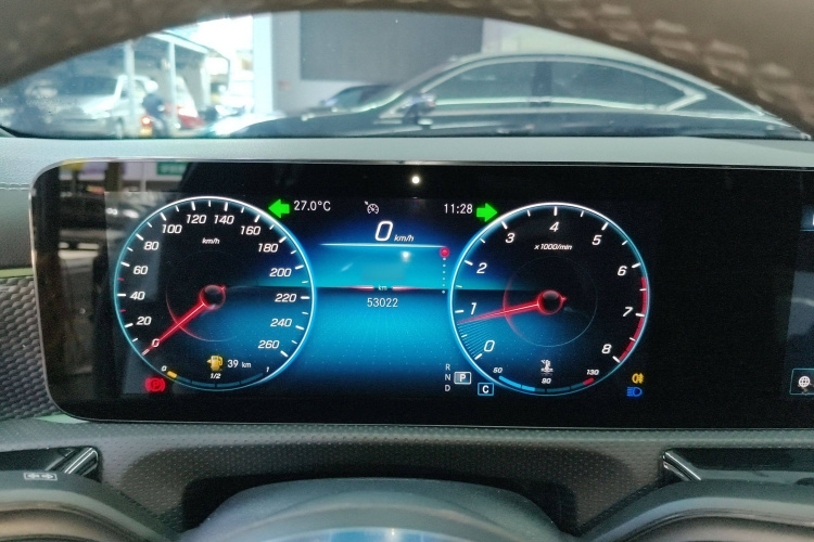 奔驰A级 2021款 A 200 L 运动轿车时尚型局部细节14