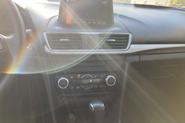 马自达3 昂克赛拉 2017款 三厢 1.5L 自动豪华型 国V局部细节16