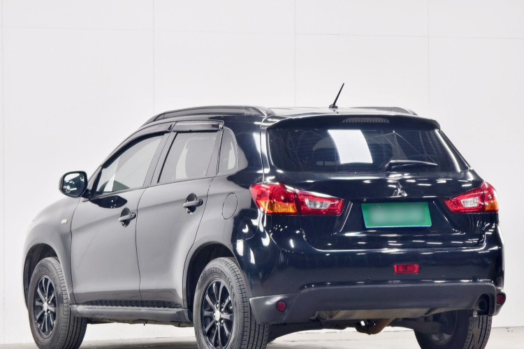 三菱 劲炫ASX 2013款 2.0L CVT两驱精英版车身外观6006