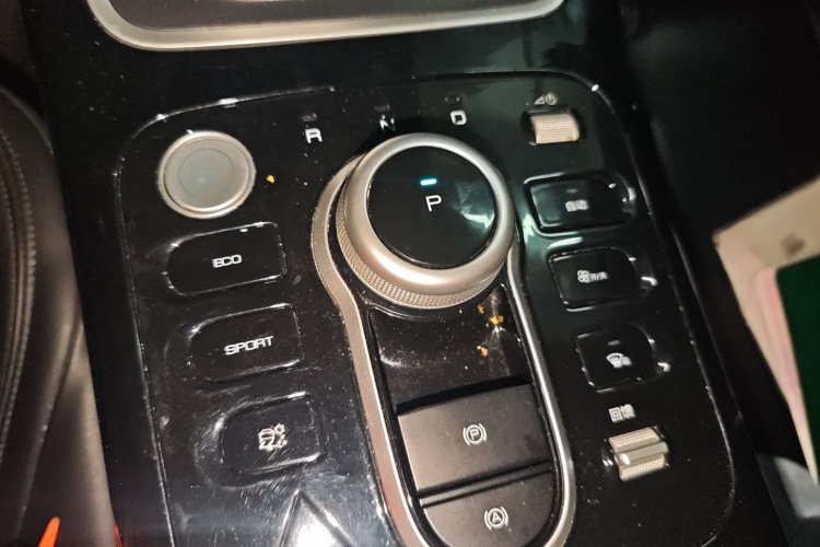 比亚迪 秦PLUS 2021款 EV 400KM 领畅版局部细节18