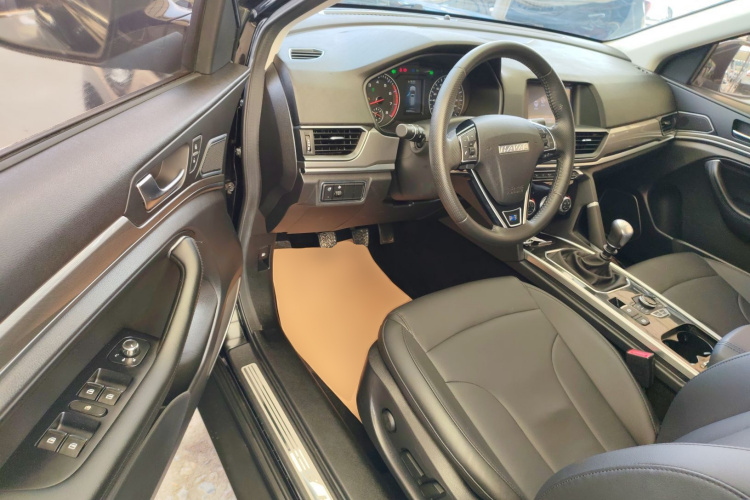 哈弗H6 2018款 蓝标 运动版 1.5T 手动两驱精英型中控内饰7003