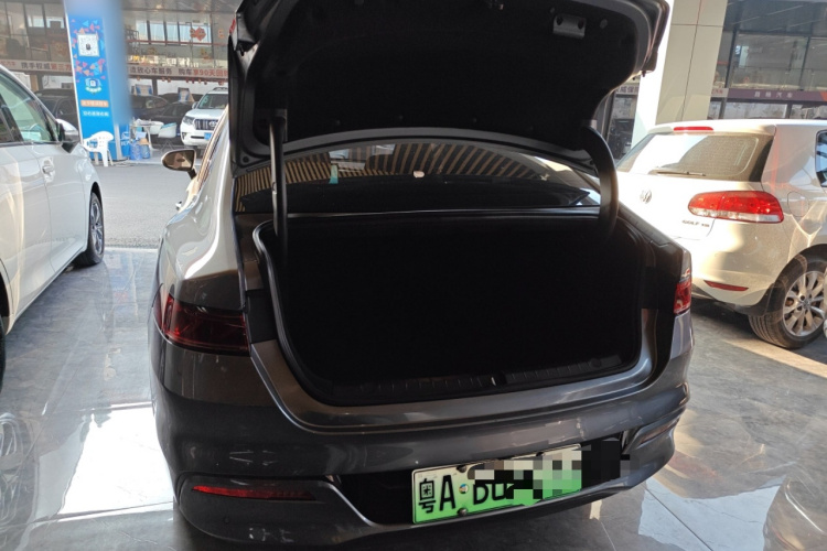 比亚迪 秦PLUS 2023款 冠军版 EV 510KM超越型机舱底盘23