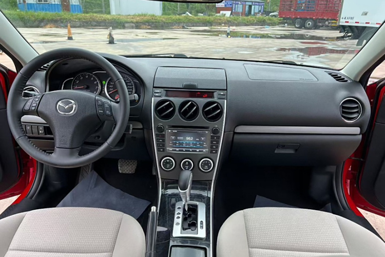 马自达6 2015款 2.0L 自动时尚型中控内饰7011