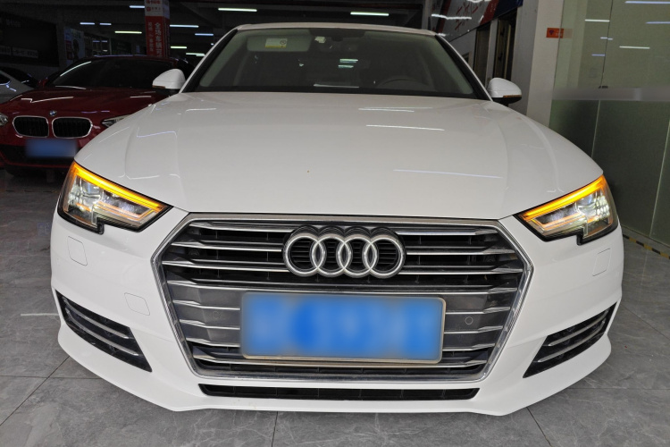 奥迪A4L 2018款 30周年年型 40 TFSI 进取型车身外观2