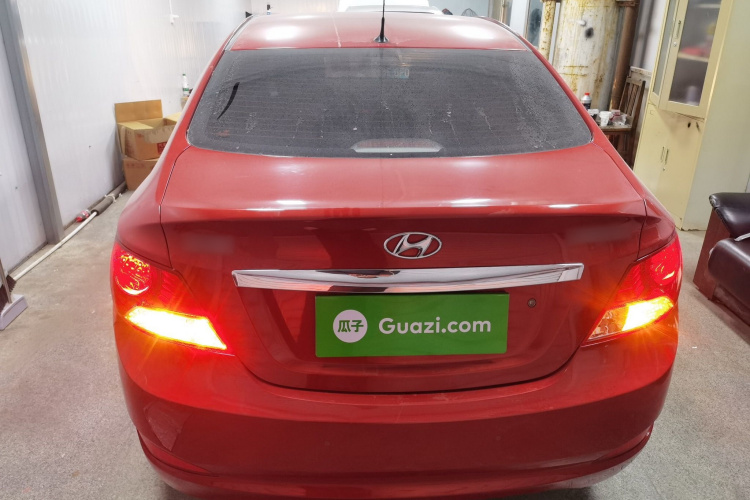 现代 瑞纳 2010款 三厢 1.4L 手动舒适型GS车身外观6