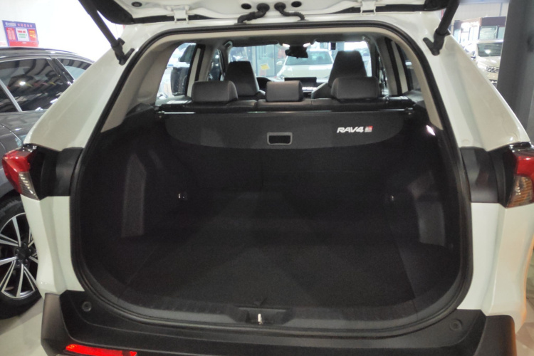 丰田 RAV4荣放 2023款 双擎 2.5L E-CVT四驱精英Plus版机舱底盘23