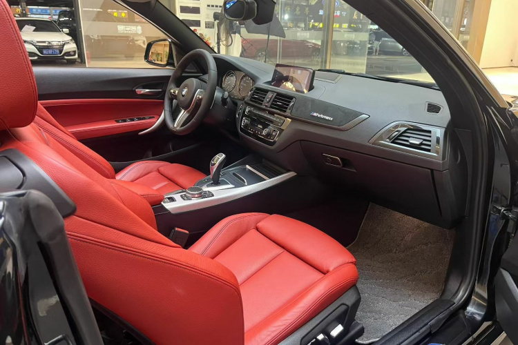 宝马2系(进口) 2019款 225i 敞篷轿跑车 尊享型 M运动套装中控内饰7002