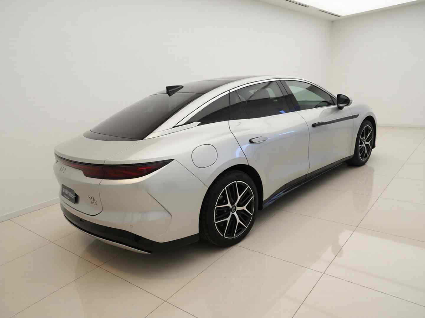 比亚迪 汉L 2025款 EV 四驱激光雷达旗舰型(5)