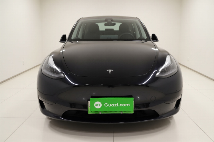 特斯拉 Model Y 2021款 标准续航后驱版车身外观2